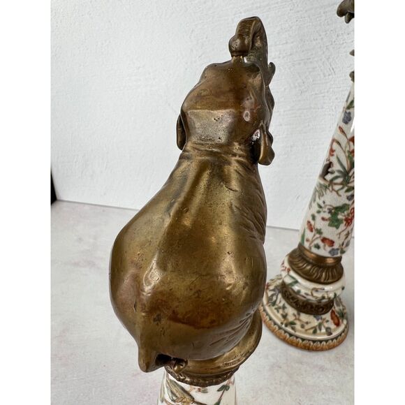 Vintage Chinoiserie Ceramic Obelisk Set 3 Brass Elephant Finials Famille Rose - Picture 7 of 16